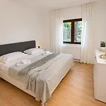 Golden Oasis Holiday home *