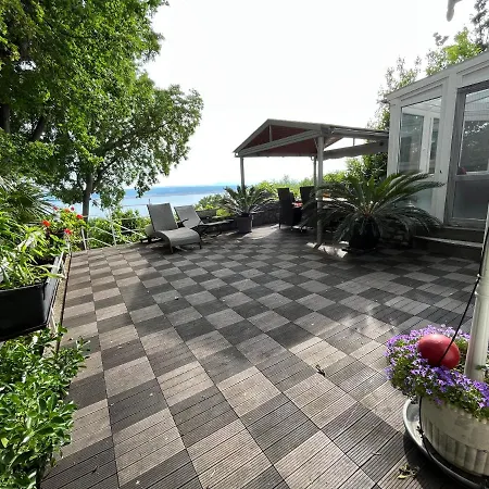 Holiday home Golden Oasis