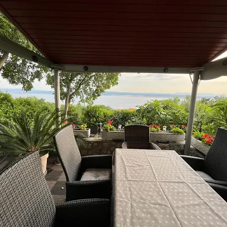 Holiday home Golden Oasis *