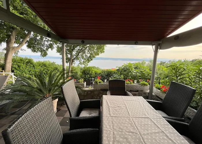 Holiday home Golden Oasis *